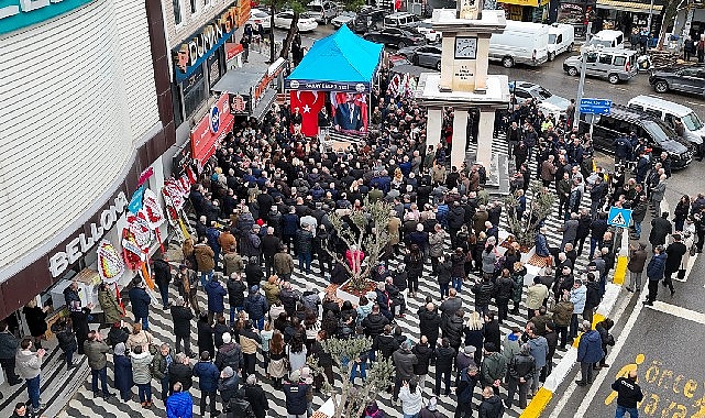 Saray Belediyesi tarafından yapımı tamamlanan Saat Kulesi, Cuma günü düzenlenen