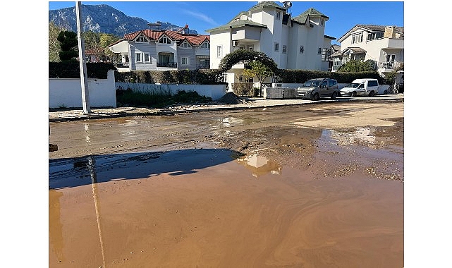 Kemer Belediyesi Park ve Bahçeler Müdürlüğü ekipleri, geçen haftalarda yaşanan