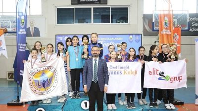 İnegöl Belediyesi’nin düzenlediği Okullar Arası Spor Festivali kapsamında Spor Tırmanış