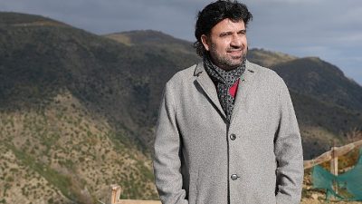 Taverna ve fantazi müziğe taze bir soluk getiren Tuncay Tuncel,