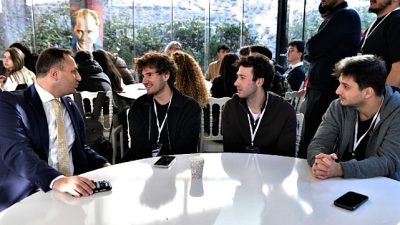 Bornova Belediyesi, yeni hayata geçireceği Altın Gelecek Projesi ile maddi