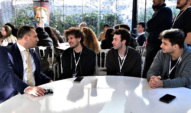 Bornova Belediyesi, yeni hayata geçireceği Altın Gelecek Projesi ile maddi