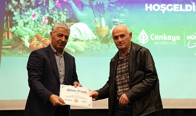 Çankaya Belediyesi’nin geleneksel hale getirdiği Bahçıvanlık eğitimini başarıyla tamamlayan kursiyerler