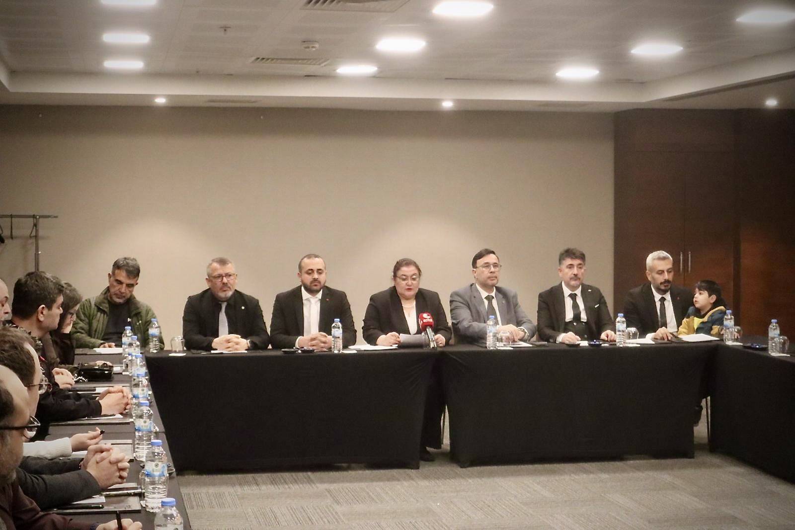 Hekim Birliği Sendikası Genel Başkanı Dr. Hatice Çerçi Balcı ve