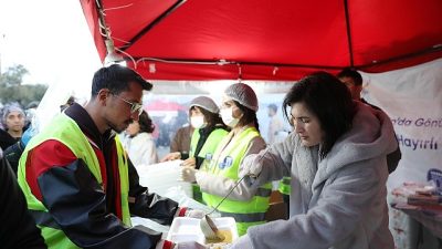 Akköy Mahallesi’nde düzenlenen iftar programı, Ramazan ayının paylaşma, birlik ve
