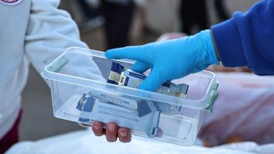 Alanya'da göçük nedeniyle bozulan yollarda çalışmalar devam ediyor. Antalya Büyükşehir