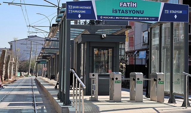 Kocaeli Büyükşehir Belediyesi bir yandan Akçaray Tramvay Hattı’nda günlük yolcu kapasitesini