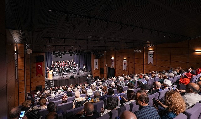 Maltepe Belediyesi Altın Yıllar Yaşam Merkezi üyelerinden oluşan Altın Sesler