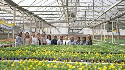 Emeği, bilgisi, üretkenliği, azmi, sevgi dolu yürekleri ve fedakarlıklarıyla yaşamı