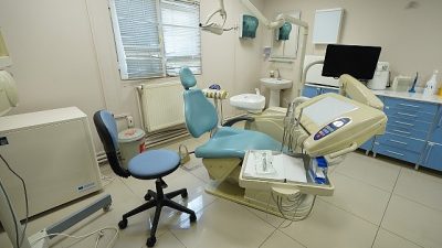 Avcılar Belediyesi, Sağlık İşleri Müdürlüğü bünyesinde hizmet veren Diş Polikliniğinde