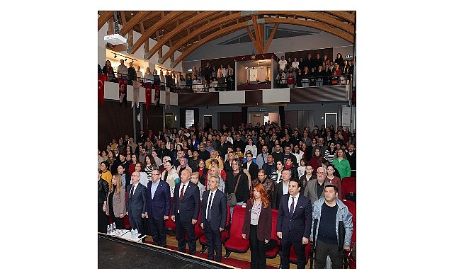Ayvalık’ın yeni kültür ve sanat merkezi Rauf Denktaş Kültür Merkezi’nde,