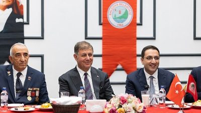 Balçova Belediyesi tarafından şehit yakınları ve gaziler onuruna düzenlenen iftar