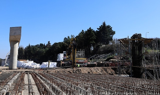 Kocaeli Büyükşehir Belediyesi, Başiskele Kavşağı Koridor Projesi’nde tam yol ilerliyor.