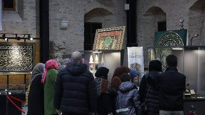 Konya Büyükşehir Belediyesi, mübarek Ramazan ayında mukaddes emanetleri Konyalılarla buluşturmaya
