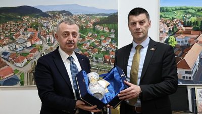 Kocaeli Büyükşehir Belediyesi’nin Ramazan Ayı dolayısıyla Balkanlar’da kurduğu “Kardeşlik Sofrası”