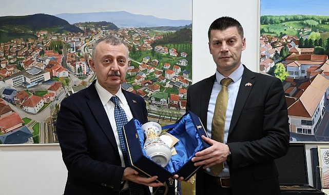 Kocaeli Büyükşehir Belediyesi’nin Ramazan Ayı dolayısıyla Balkanlar’da kurduğu “Kardeşlik Sofrası”