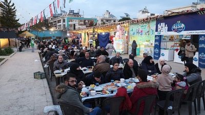 Kocaeli Büyükşehir Belediye Başkanı Tahir Büyükakın, Kardeşlik Sofraları’nın sonuncusunun kurulduğu