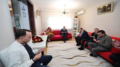 Kocaeli Büyükşehir Belediye Başkanı Tahir Büyükakın, Şehit Jandarma Er Burhan