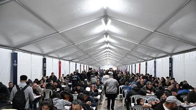 Aydın Büyükşehir Belediyesi tarafından Ramazan ayı nedeniyle kentin farklı noktalarında