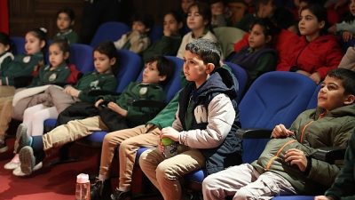 Aydın Büyükşehir Belediyesi Şehir Tiyatroları tarafından kentin dört bir yanında