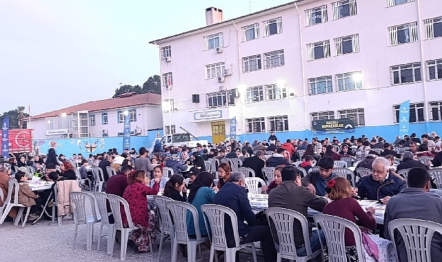 Aydın Büyükşehir Belediyesi, Ramazan ayının bereketini kurduğu iftar sofraları ile