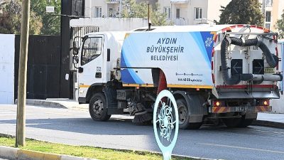 Çerçioğlu’nun öncülüğünde Ramazan Bayramı öncesinde Kuşadası’nda gerçekleştirilen çalışmalar devam ediyor.