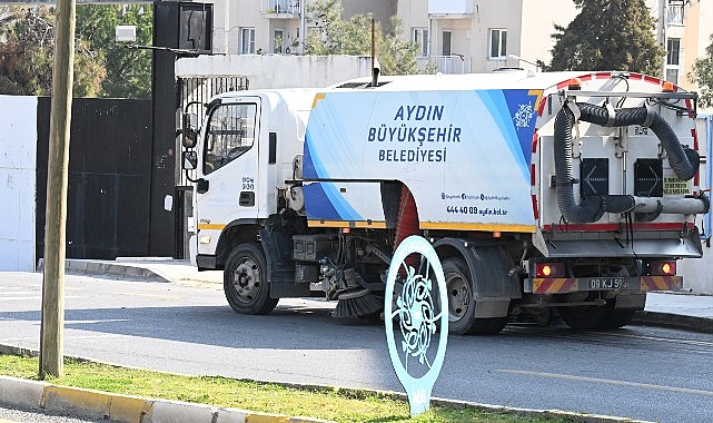 Çerçioğlu’nun öncülüğünde Ramazan Bayramı öncesinde Kuşadası’nda gerçekleştirilen çalışmalar devam ediyor.