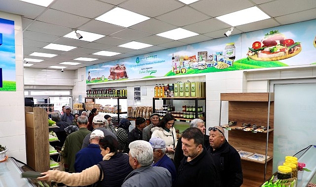 Çerçioğlu, hayata geçirdiği sosyal belediyecilik uygulamalarıyla vatandaşların yanında olmaya devam