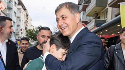 İzmir Büyükşehir Belediye Başkanı Dr. Cemil Tugay, Buca'da düzenlenen iftar