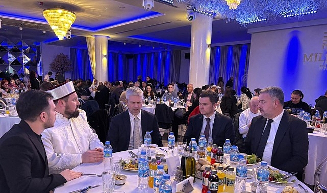 Ramazan’ın bereketini Bulgaristan’ın Varna kentinde soydaşlarla paylaşan Osmangazi Belediye Başkanı