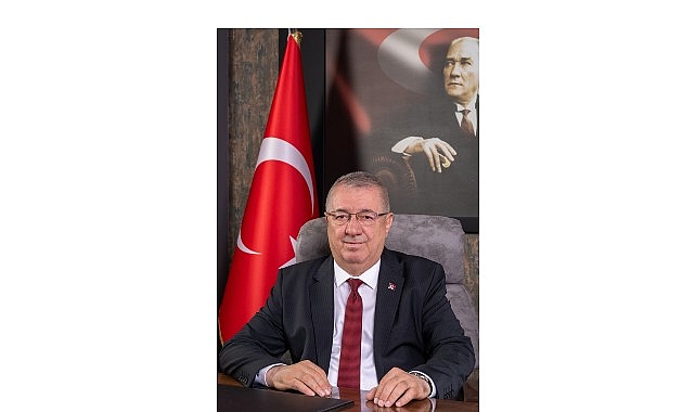 Edremit Belediye Başkanı Mehmet Ertaş, Ramazan Bayramı dolayısıyla bir kutlama