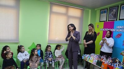 Karabağlar Belediye Başkanı Helil Kınay, bayram öncesi belediyede görev yapan