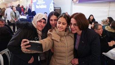 Maltepe Belediyesi tarafından Cumhuriyet Meydanı’nda kurulan iftar çadırı, Ramazan ayı