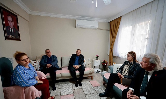 Konak Belediye Başkanı Nilüfer Çınarlı Mutlu, Ramazan Bayramı dolayısıyla 2004