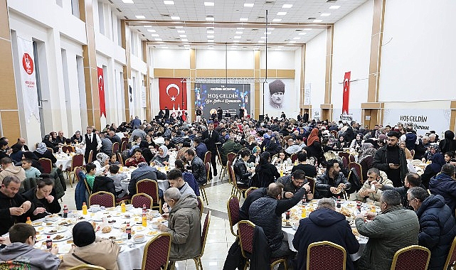Keçiören Belediye Başkanı Dr. Mesut Özarslan, Mevlana Kültür Merkezi’nde düzenlenen iftar