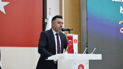 Keçiören Belediye Başkanı Dr. Mesut Özarslan, Mevlana Kültür Merkezi’nde düzenlenen iftar