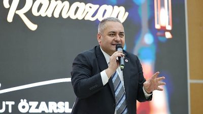 Keçiören Belediye Başkanı Dr. Mesut Özarslan, Mevlana Kültür Merkezi’nde düzenlenen iftar