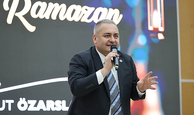 Keçiören Belediye Başkanı Dr. Mesut Özarslan, Mevlana Kültür Merkezi’nde düzenlenen iftar