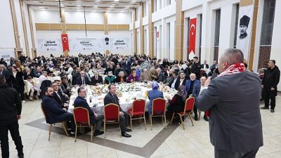 Keçiören Belediye Başkanı Dr. Mesut Özarslan ve eşi Filiz Özarslan, Mevlana Kültür Merkezi’nde düzenlenen
