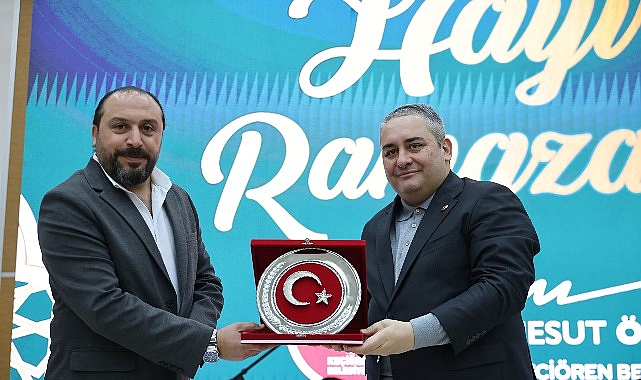 Keçiören Belediye Başkanı Dr. Mesut Özarslan, Mevlana Kültür Merkezi’nde düzenlenen iftar
