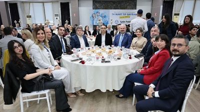 Menemen Belediyesi tarafından Ramazan boyunca düzenlenen iftar programlarında vefa, dayanışma,
