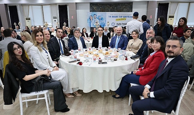 Menemen Belediyesi tarafından Ramazan boyunca düzenlenen iftar programlarında vefa, dayanışma,