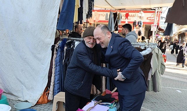 Ramazan Bayramı’nın ardından ilçede kurulan ilk halk pazarında yoğunluk dikkat