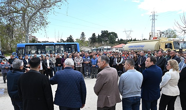 Kemer Belediye Başkanı Necati Topaloğlu, Ramazan Bayramı öncesi belediye personeli