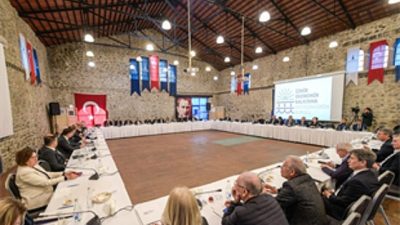 İzmir Ekonomik Kalkınma Koordinasyon Kurulu toplantısında konuşan İzmir Büyükşehir Belediye