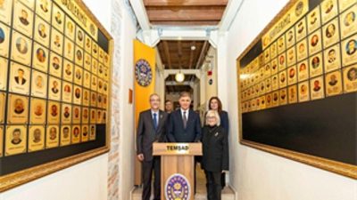 İzmir Büyükşehir Belediye Başkanı Dr. Cemil Tugay, 18 Mart Çanakkale