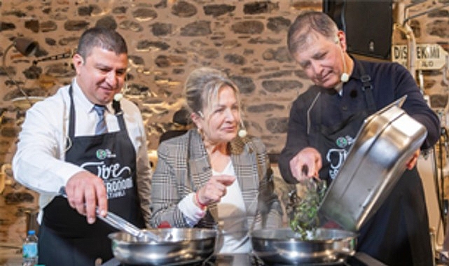 İzmir Büyükşehir Belediye Başkanı Dr. Cemil Tugay, Tire Belediyesi tarafından