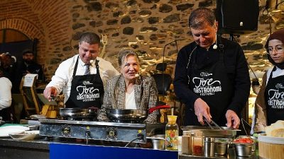 İzmir Büyükşehir Belediye Başkanı Dr. Cemil Tugay, Tire Belediyesi tarafından