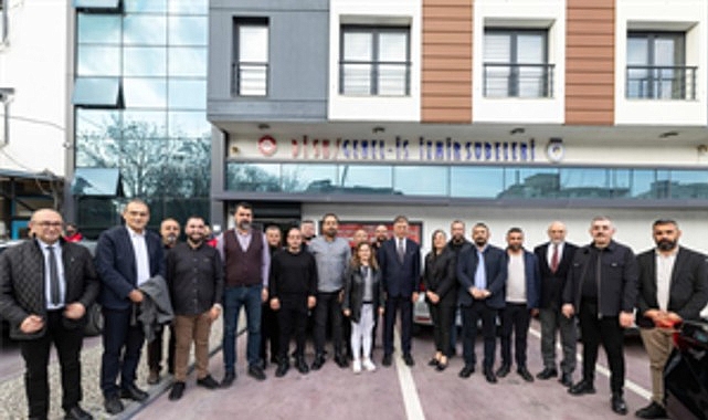 İzmir Büyükşehir Belediye Başkanı Dr. Cemil Tugay, DİSK Ege Bölge