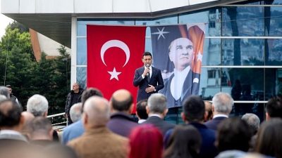 Bayraklı Belediye Başkanı İrfan Önal, Ramazan Bayramı dolayısıyla düzenlenen programda